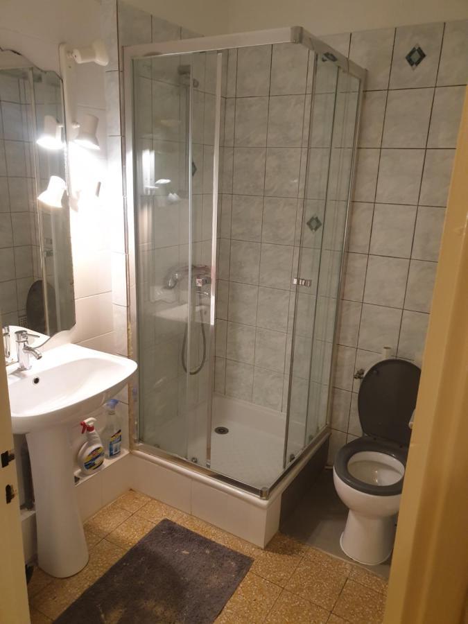 New Cheap Private Room, Kitchen , Overwieuw Sea,Tram On Spot, 12 Minutes From Nice Train Station With Tram , Beach In 17 Min Tram , Chambre Privee Pas Cher, Cuisine Equipee , Tram Sur Place, Apercu Mer, 12 Min De La Gare De Nice Avec Le Tram, 17 Min Экстерьер фото